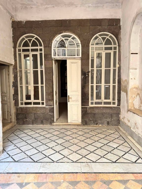 بيت عربي قديم 3 طوابق 150 م فرصة مميزة